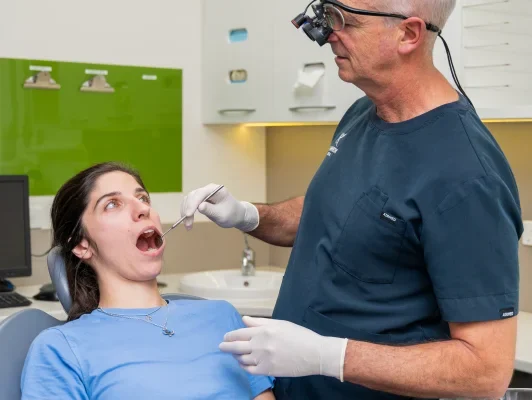 dr stuart malone examining patient riverview dental shepparton vic 153